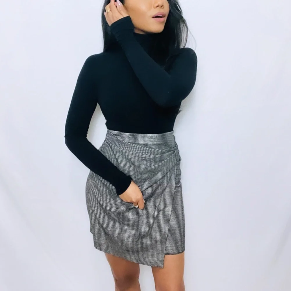 Club Monaco | Black and White Houndstooth Faux Wrap High Waist Mini Skirt 0